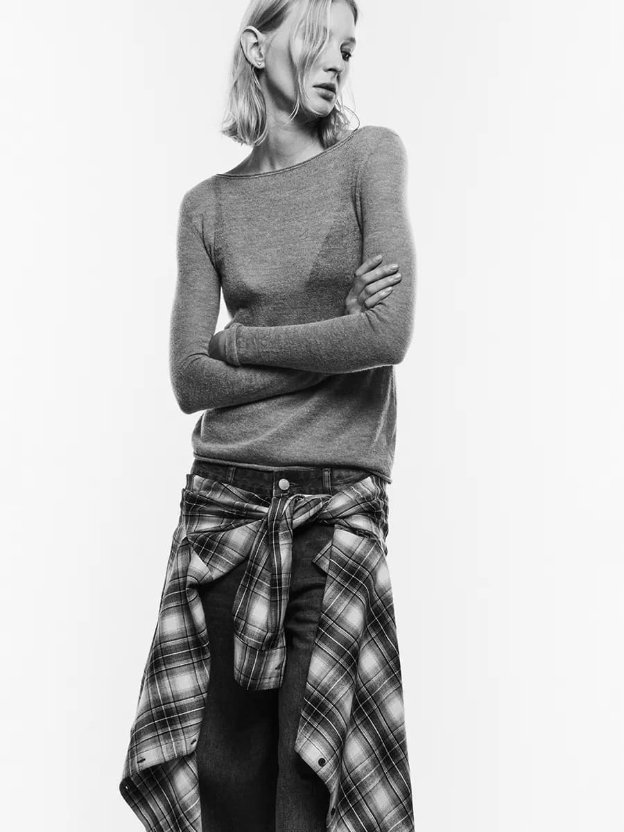 Джемпер-паутинка тонкий вязаный с шерстью