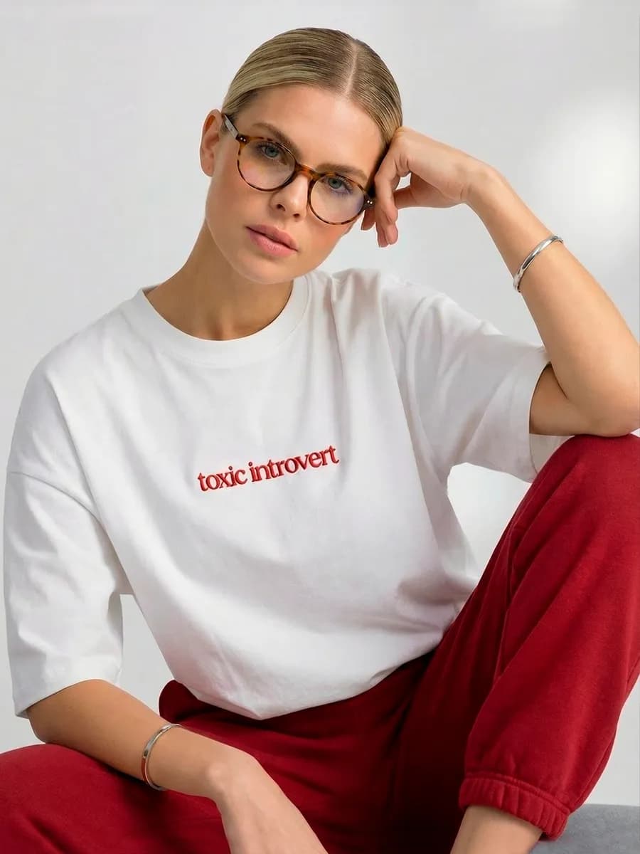 Футболка оверсайз с вышивкой Toxic introvert