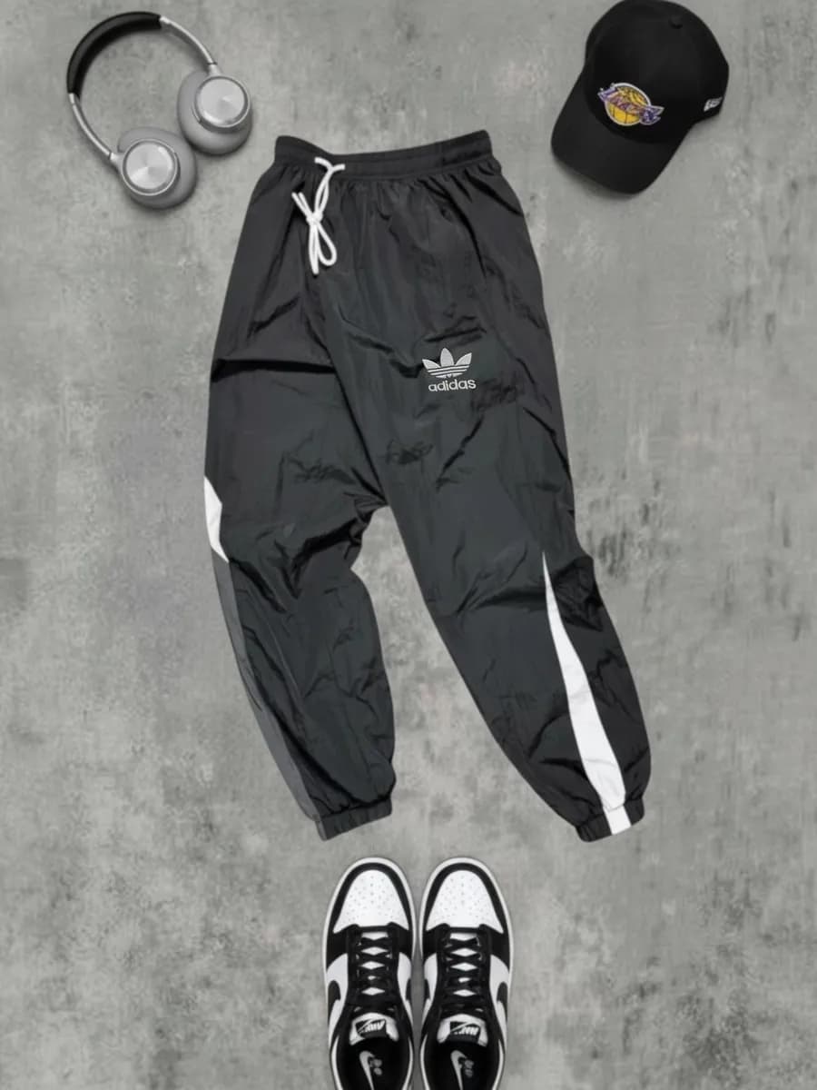 Спортивные брюки осенние из плащевки