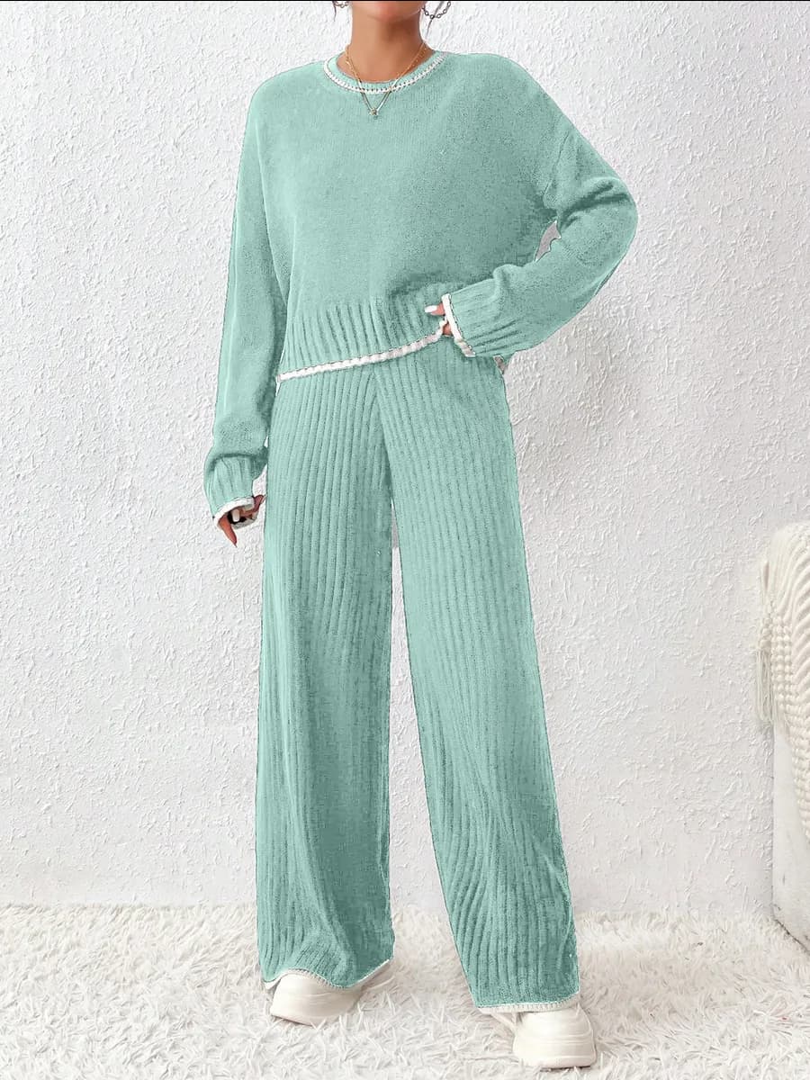 Костюм трикотажный с брюками и кофтой оверсайз