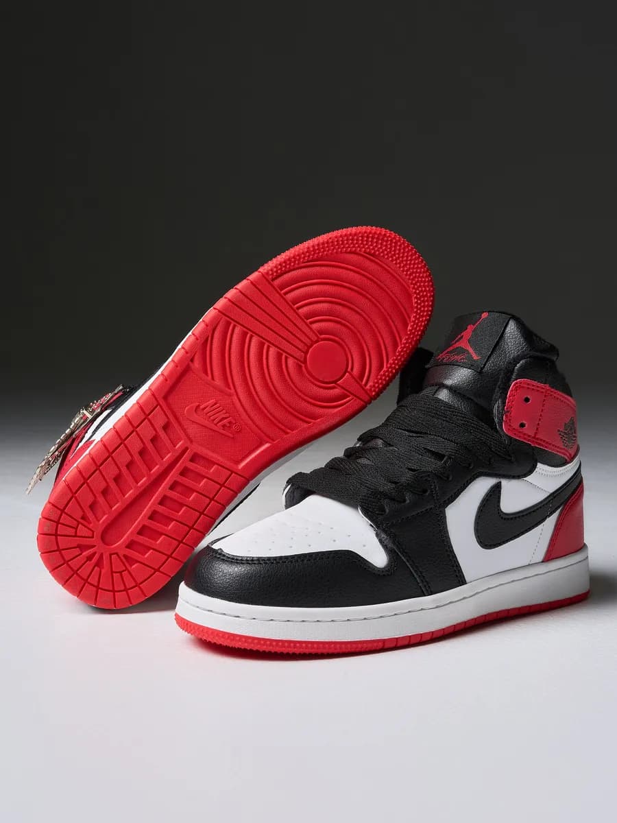 Зимние кроссовки женские