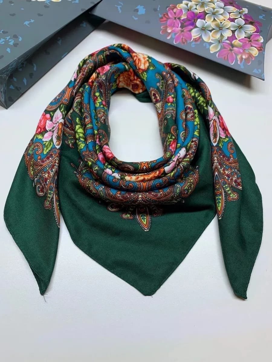 Платок на голову и на шею