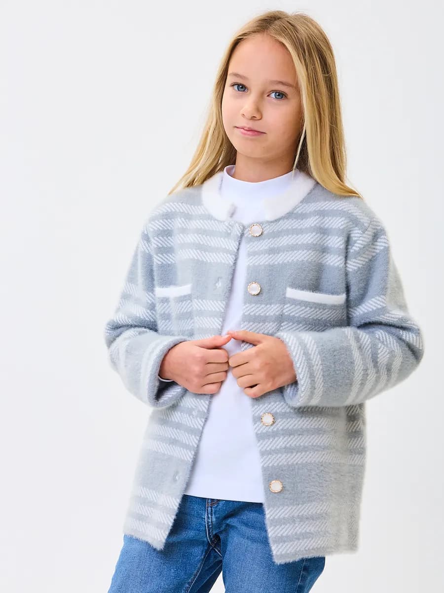 Кофта на пуговицах с карманами пушистая