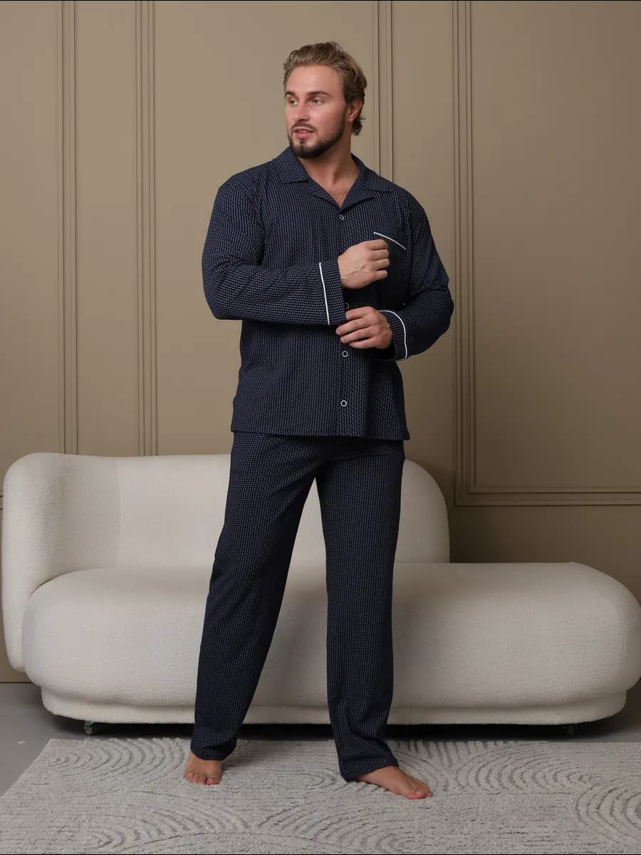 Пижама со штанами и рубашкой с длинным рукавом