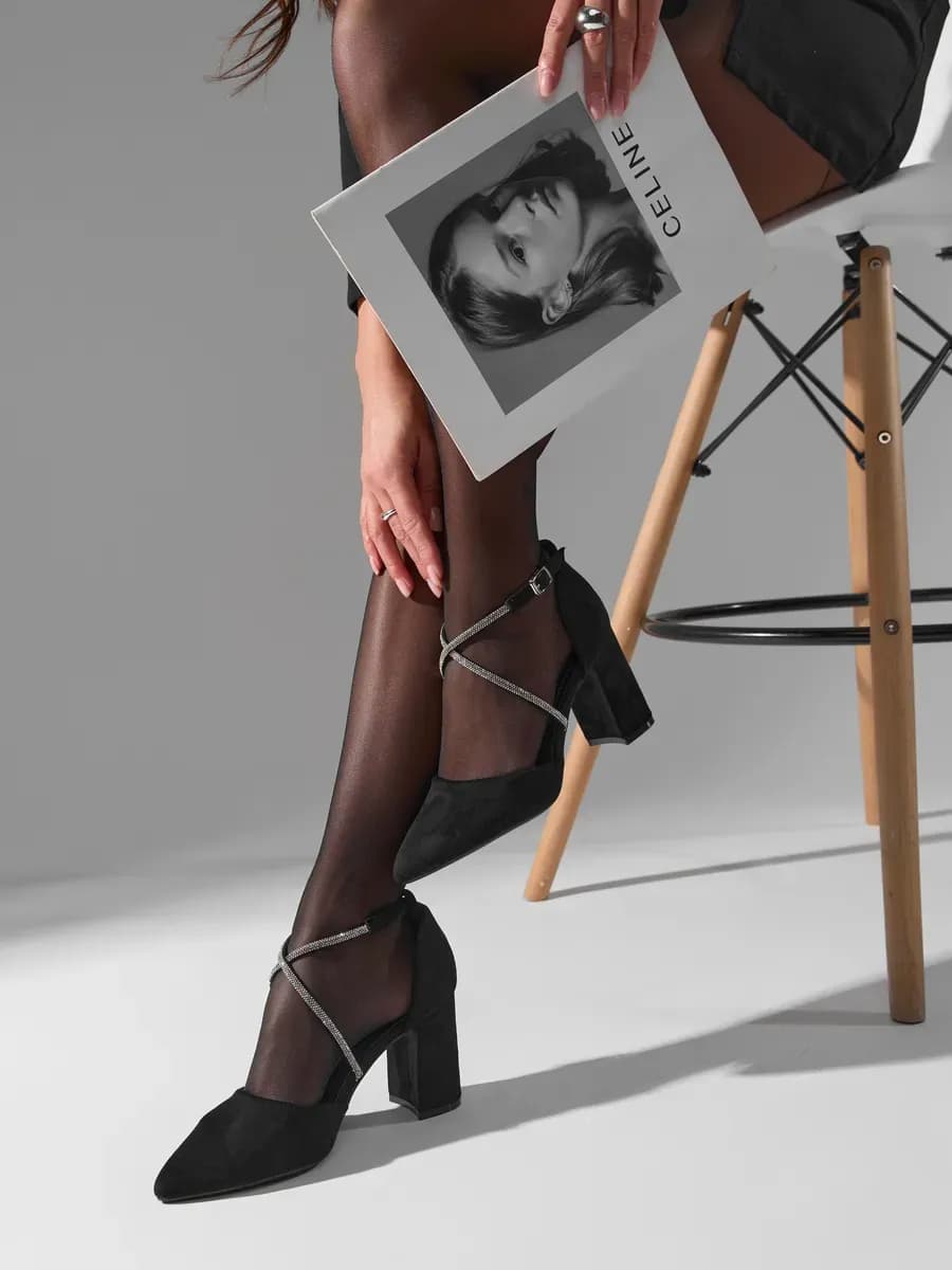 Туфли на каблуке с ремешком