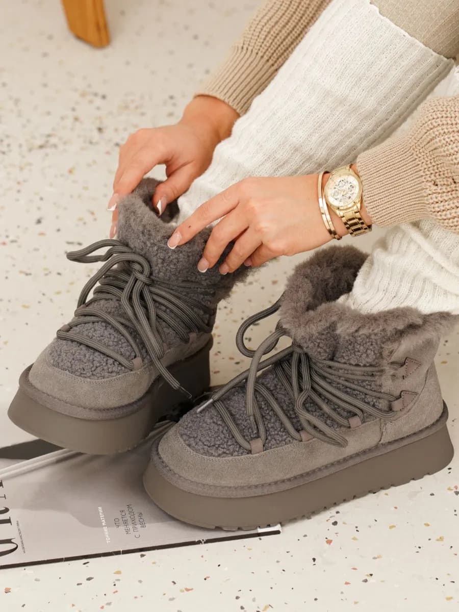 Угги зимние натуральные на платформе и шнурках