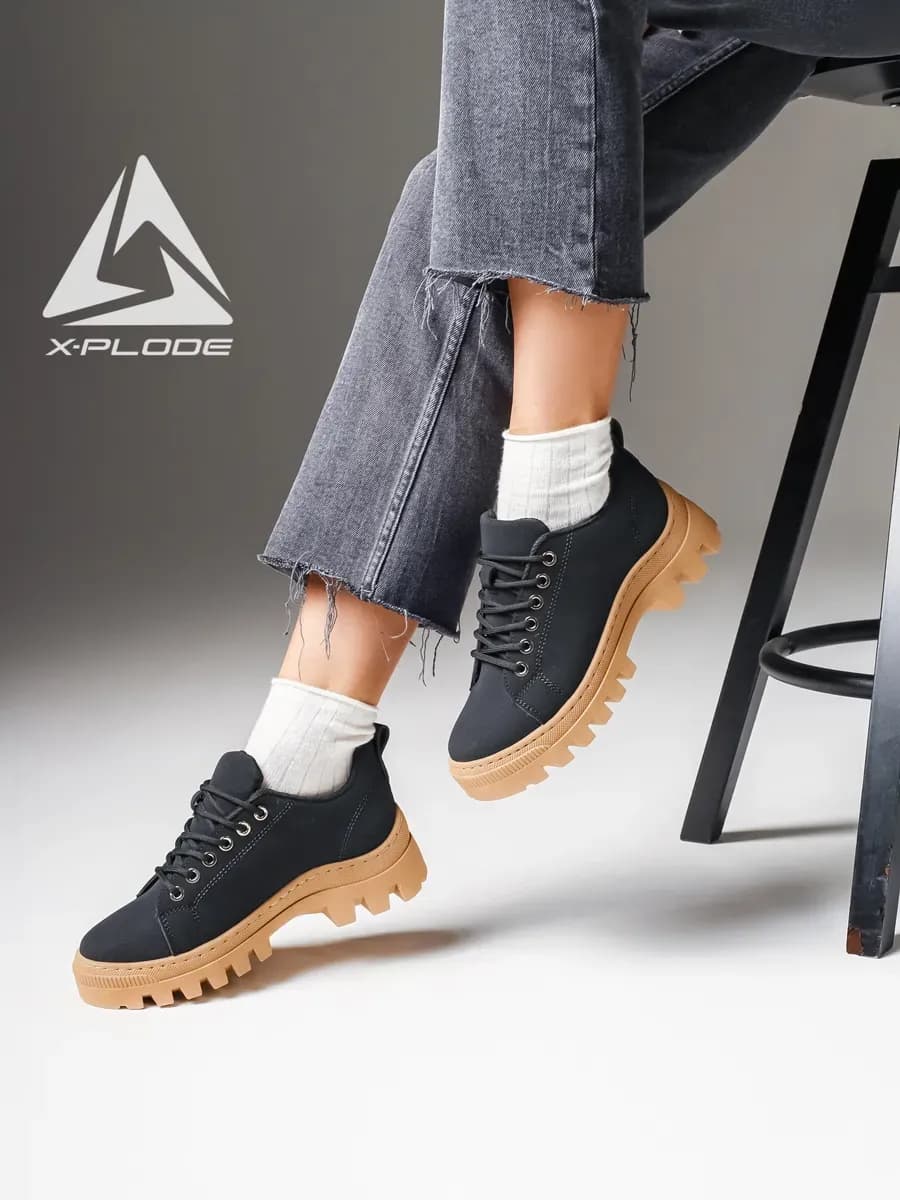 Ботинки замшевые на тракторной подошве полуботинки