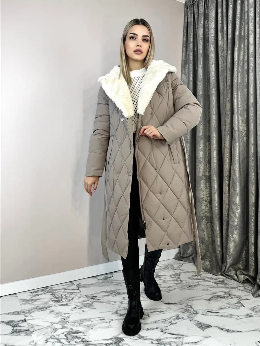 Куртка зимняя с капюшоном