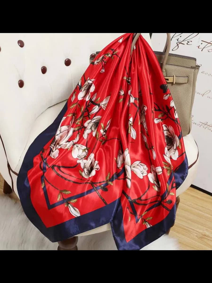 Платок шелковый на шею на голову