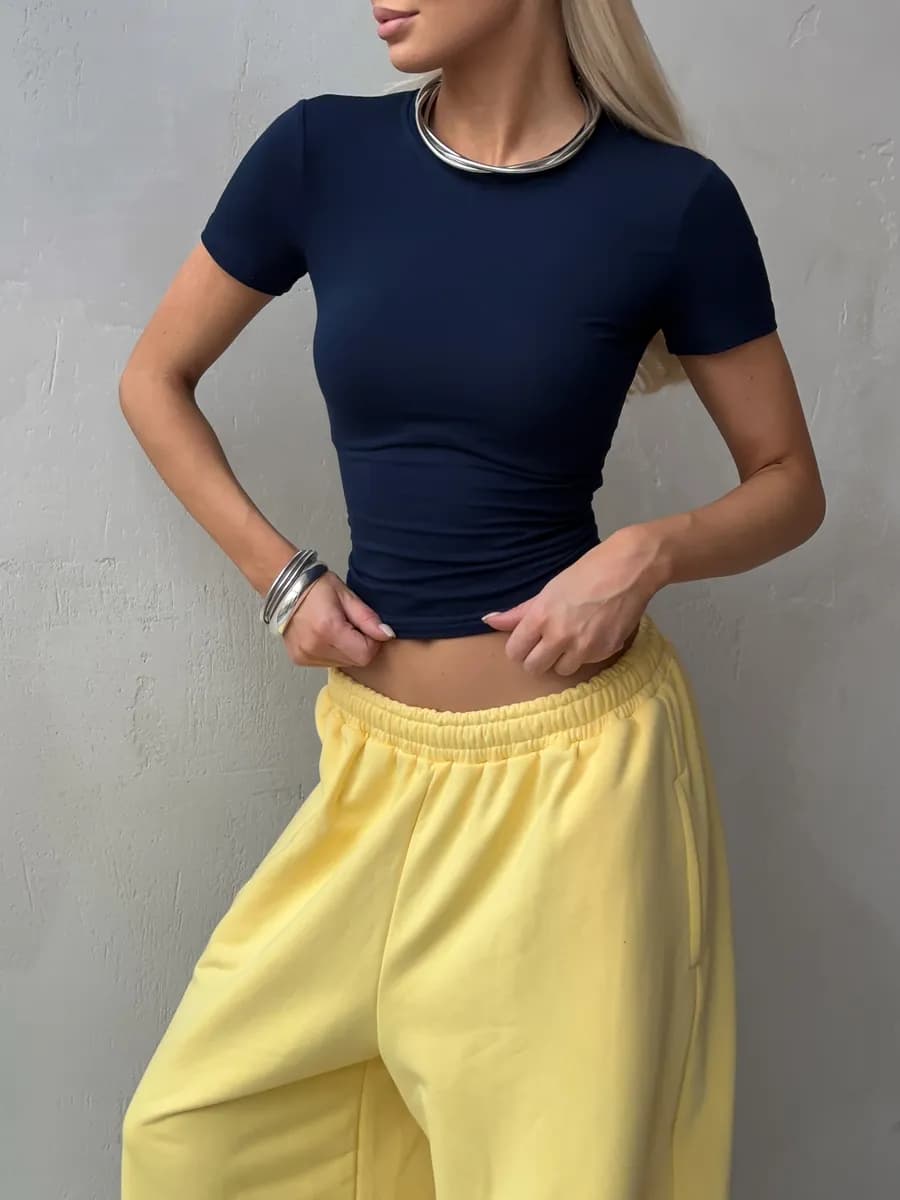 Футболка скинни приталенная skims базовая облегающая