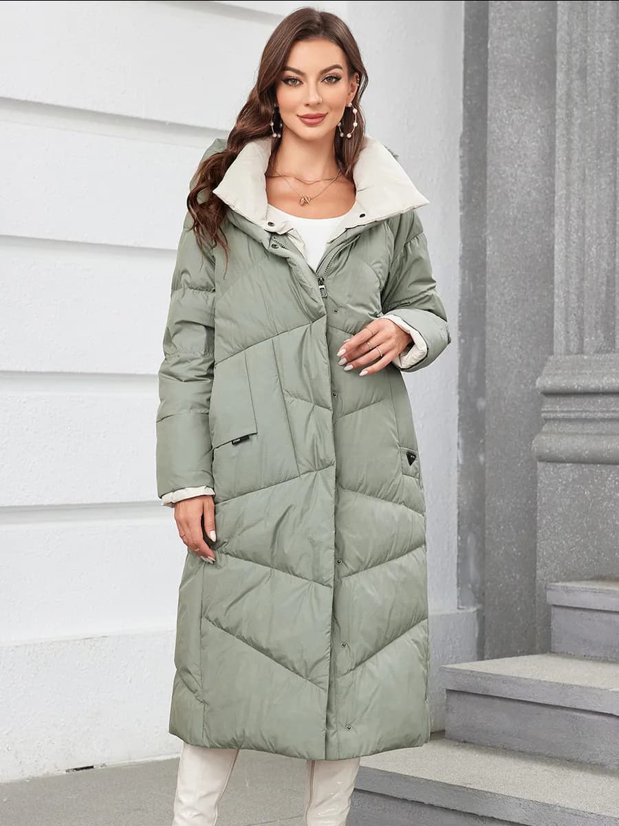 Куртка зимняя с капюшоном удлиненная