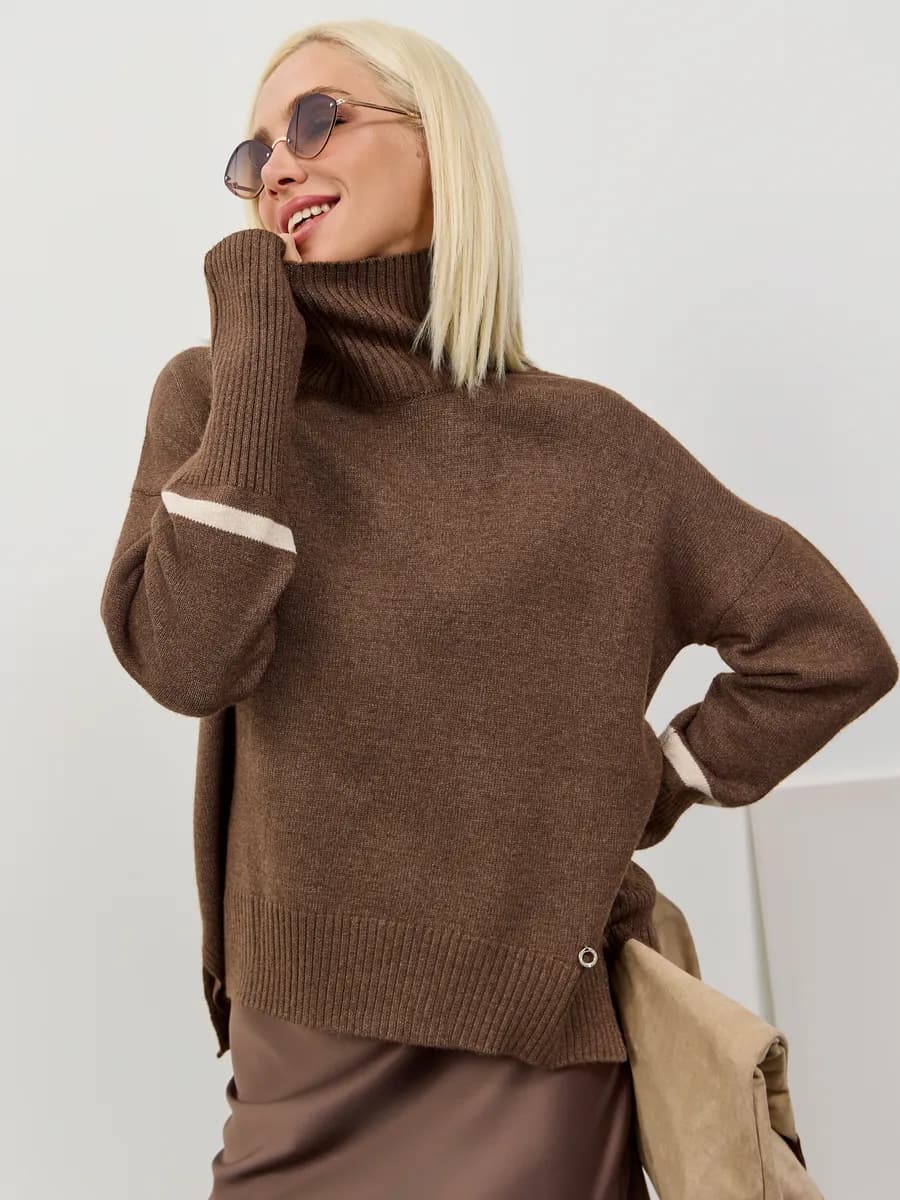 Свитер оверсайз с горлом