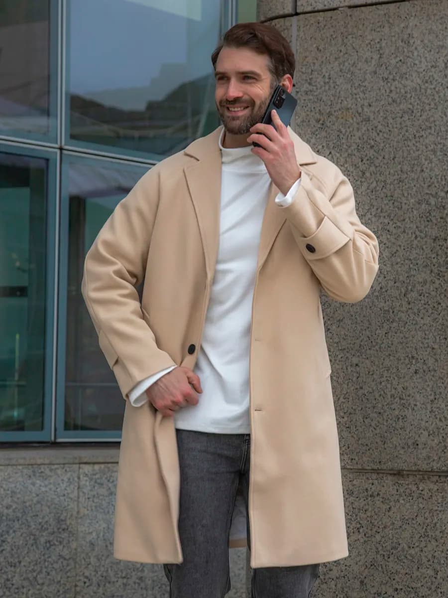 Пальто прямое бежевое