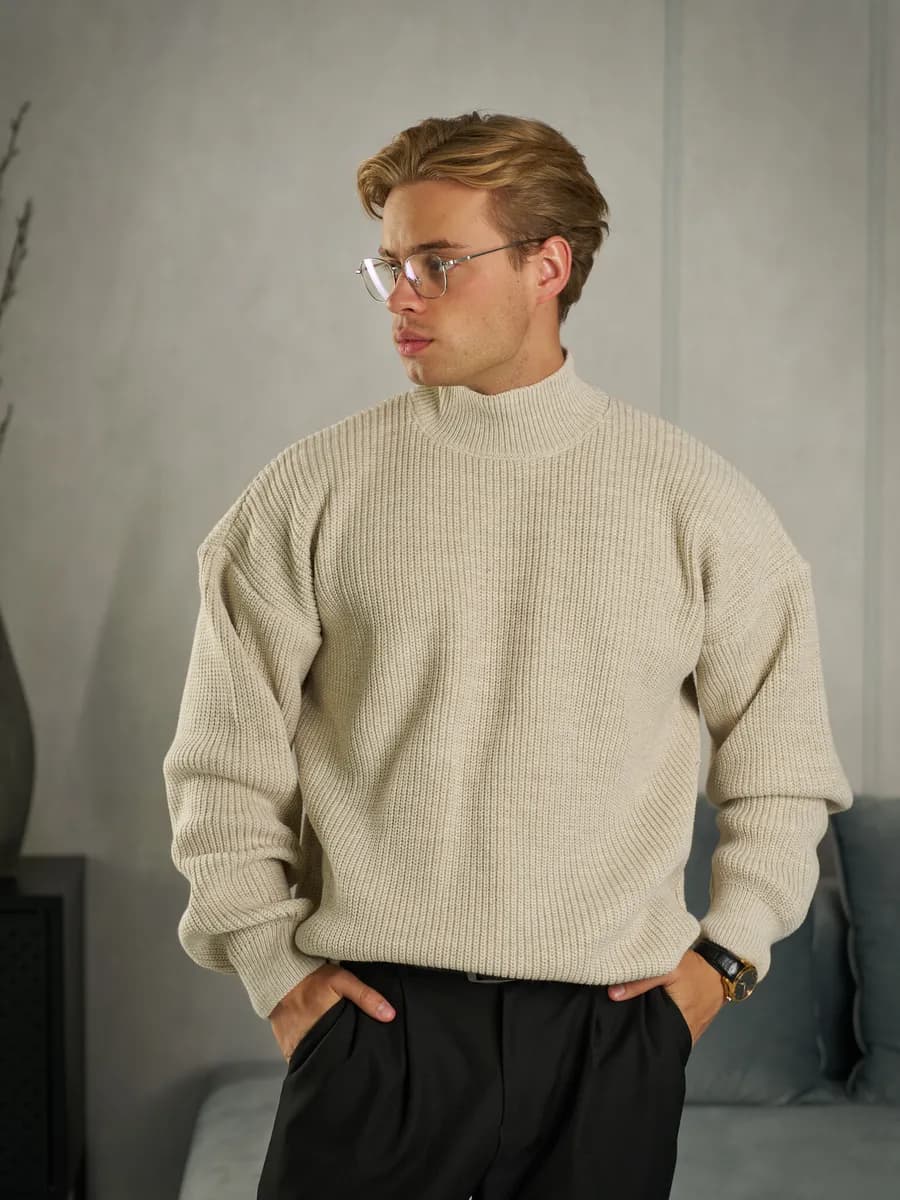 Свитер оверсайз с горлом old money