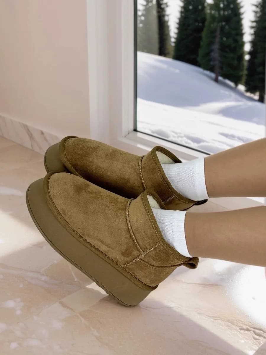 Угги зимние короткие на платформе