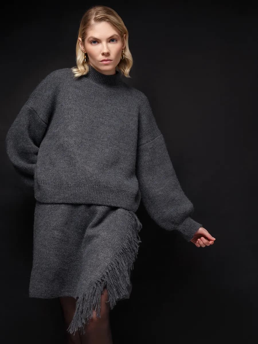 Свитер укороченный теплый вязаный