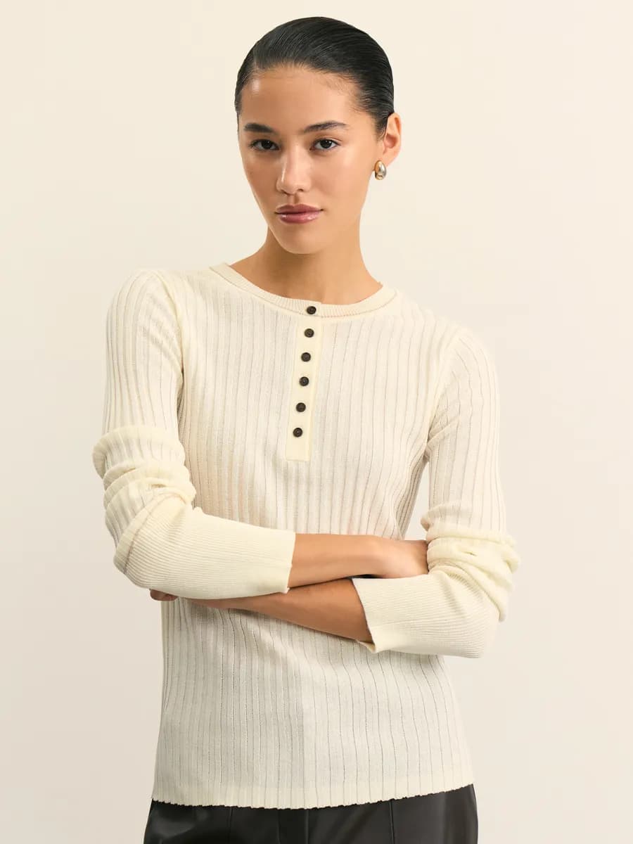 Вязаный джемпер базовый на пуговицах в рубчик