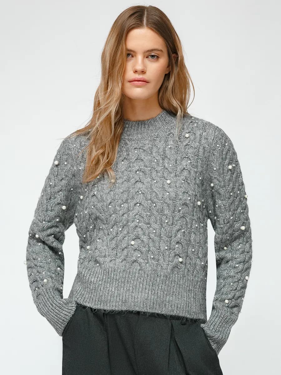 Джемпер нарядный вязаный оверсайз с бусинами Свитер