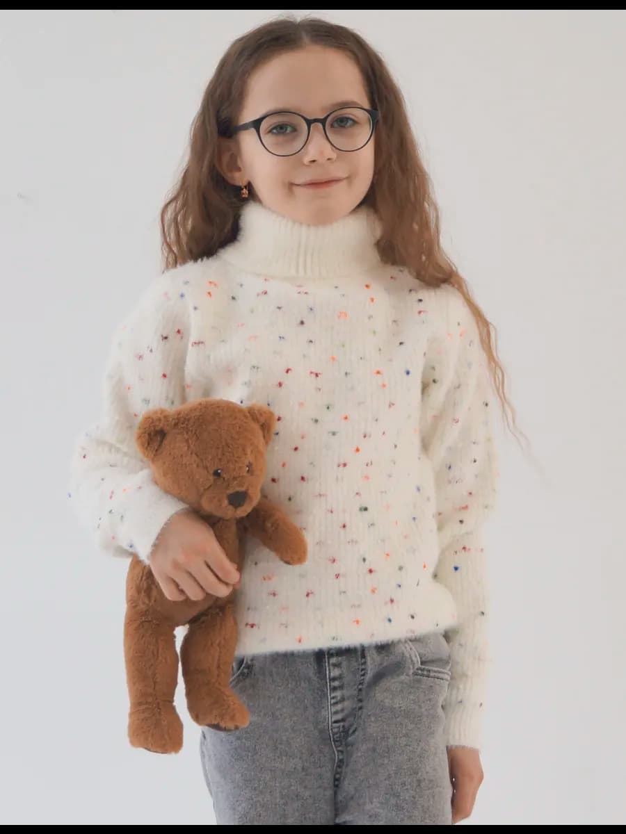 Свитер пушистый с горлом для девочки