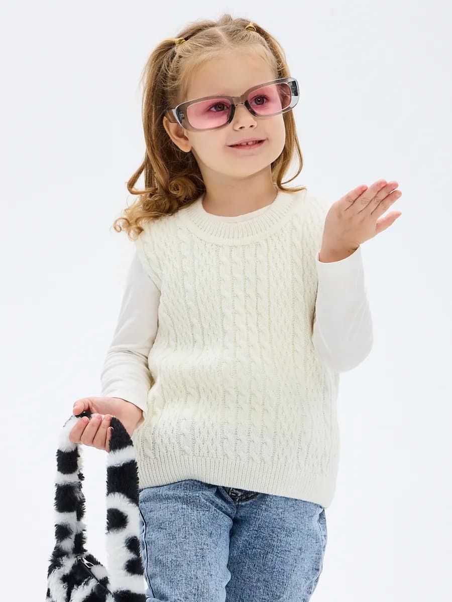 Жилет вязаный детский без рукавов зимний