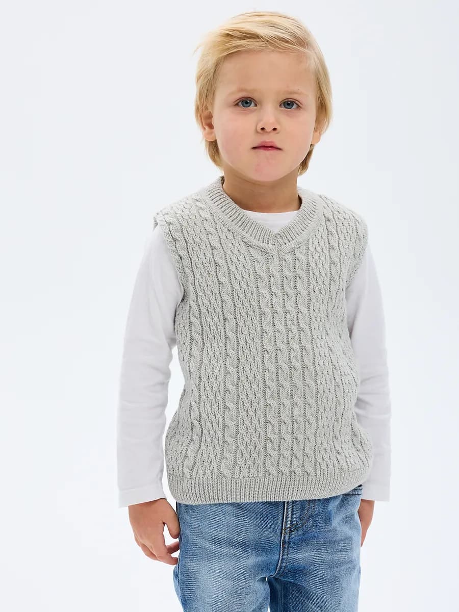 Жилет вязаный детский без рукавов зимний