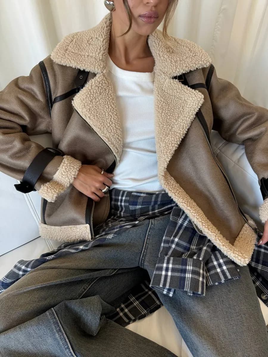 Дубленка оверсайз коричневая зима 2026