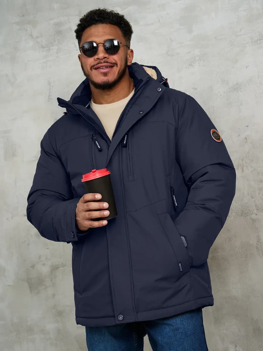 Куртка зимняя с капюшоном