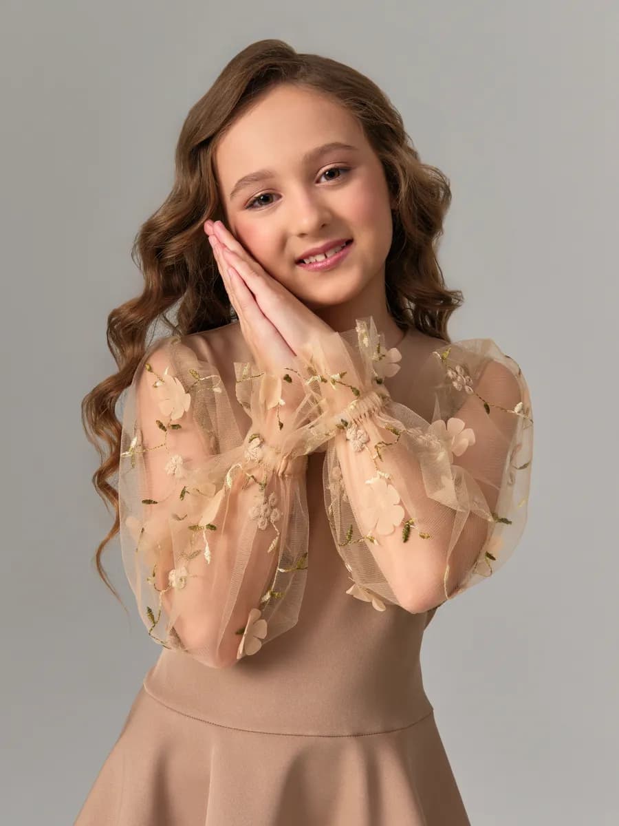 Костюм нарядный праздничный брючный