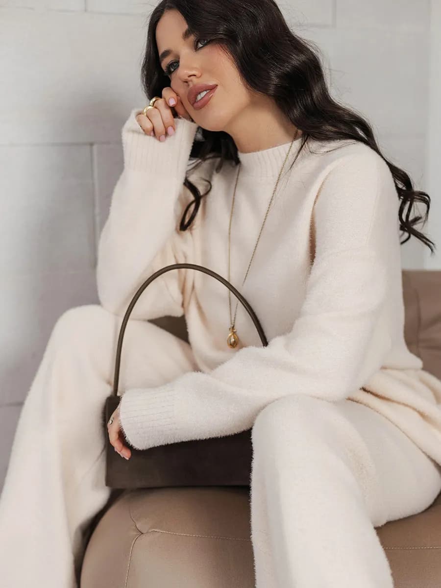 Костюм трикотажный вязаный с брюками