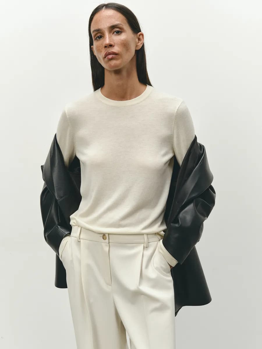 Джемпер вязаный тонкий с длинным рукавом