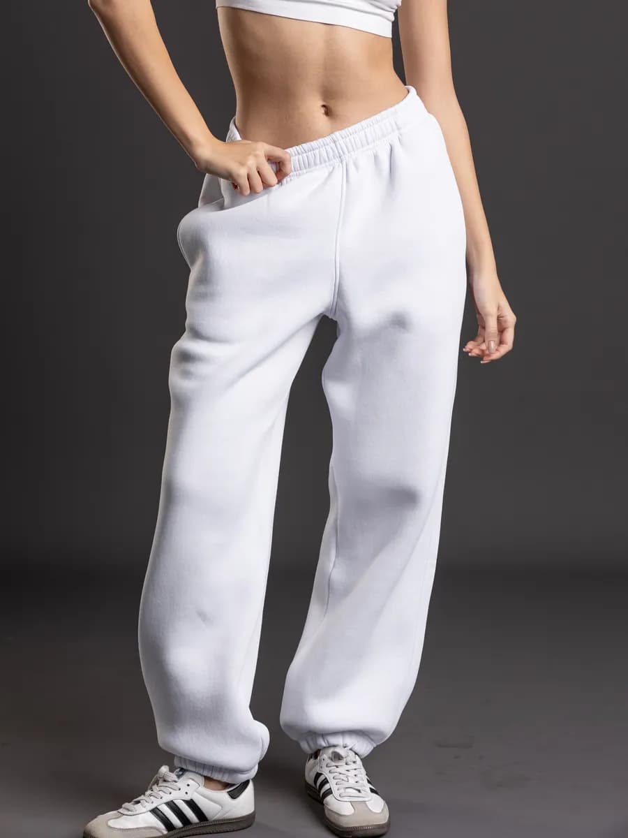 Брюки теплые с начесом белые спортивные джоггеры