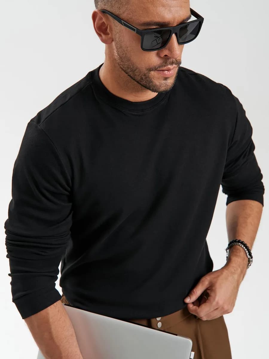 Свитер тонкий без горла базовый