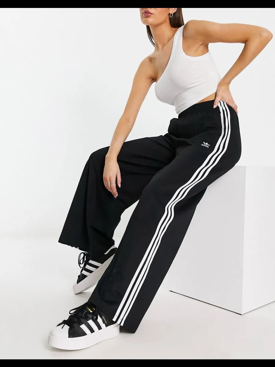 Спортивные штаны y2k широкие оверсайз с вышивкой без начеса