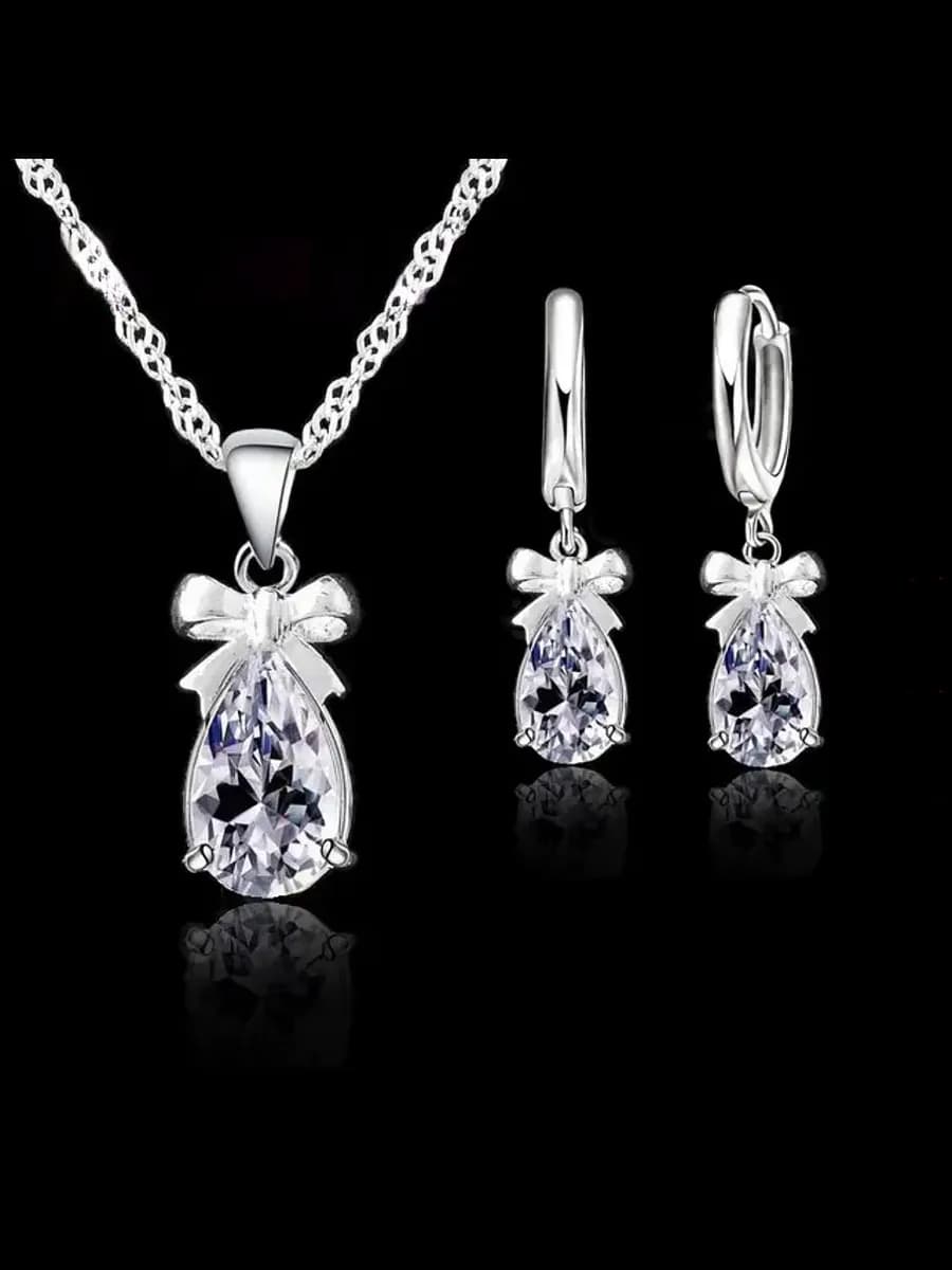 Комплект бижутерии, серьги,подвеска