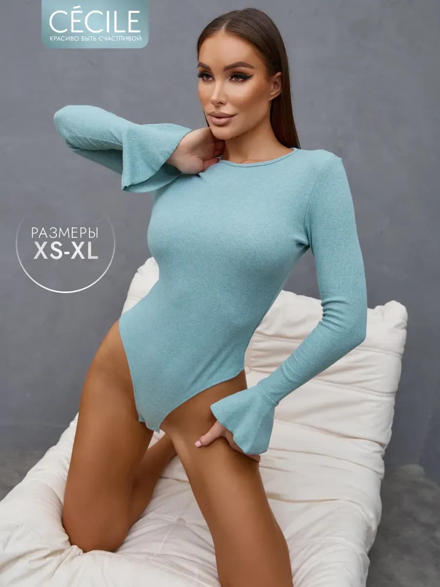 Боди с расклешенными рукавами