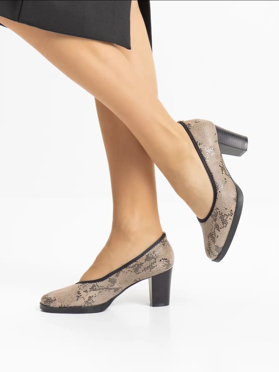 Туфли женские на каблуке
