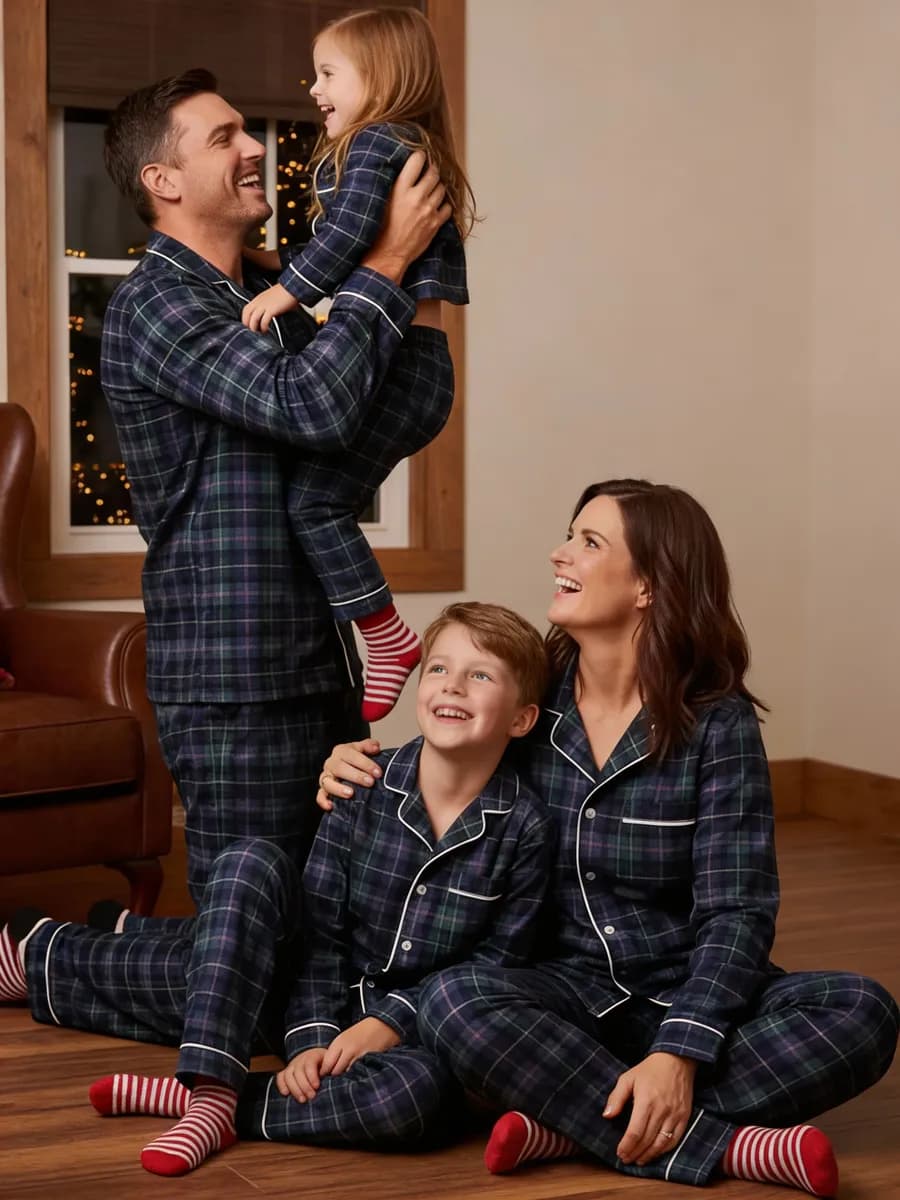 Пижама новогодняя в клетку семейная