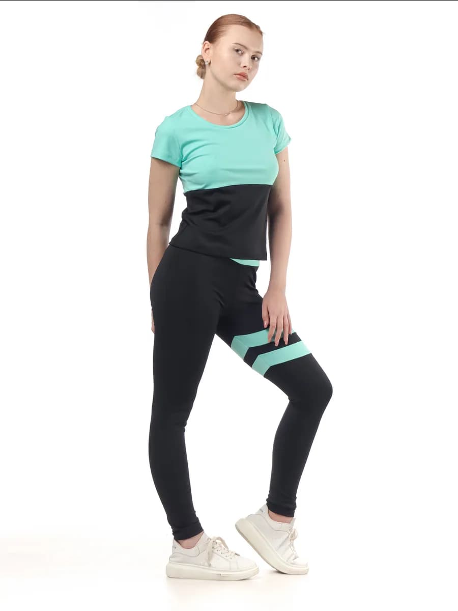 Костюм спортивный