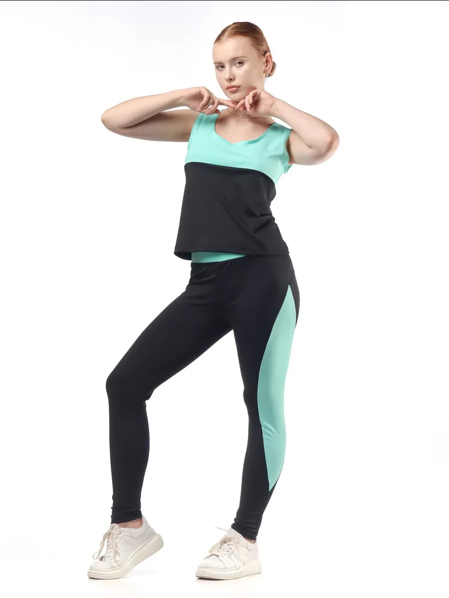 Спортивный костюм