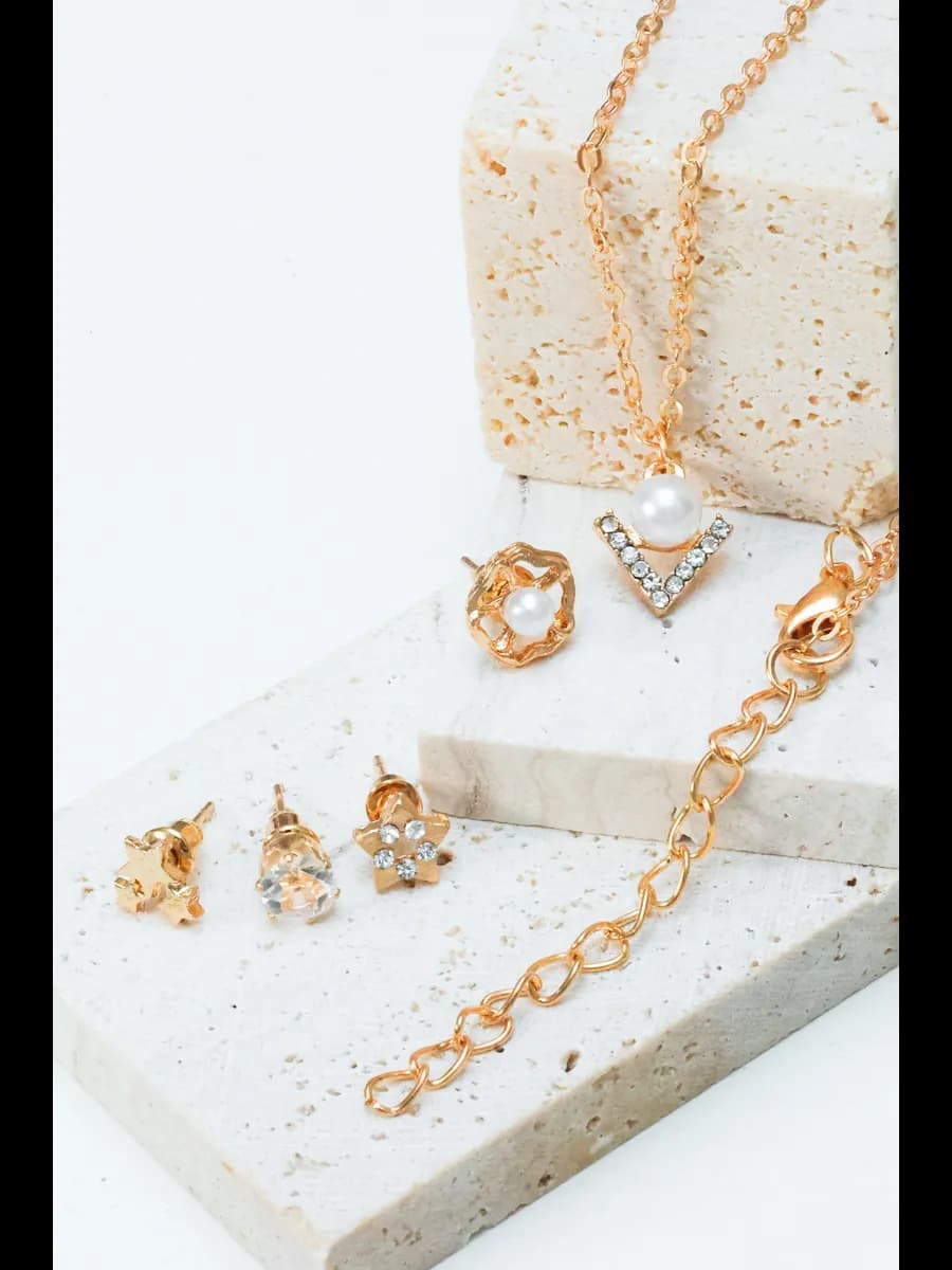 Набор бижутерии серьги и цепочка с подвеской