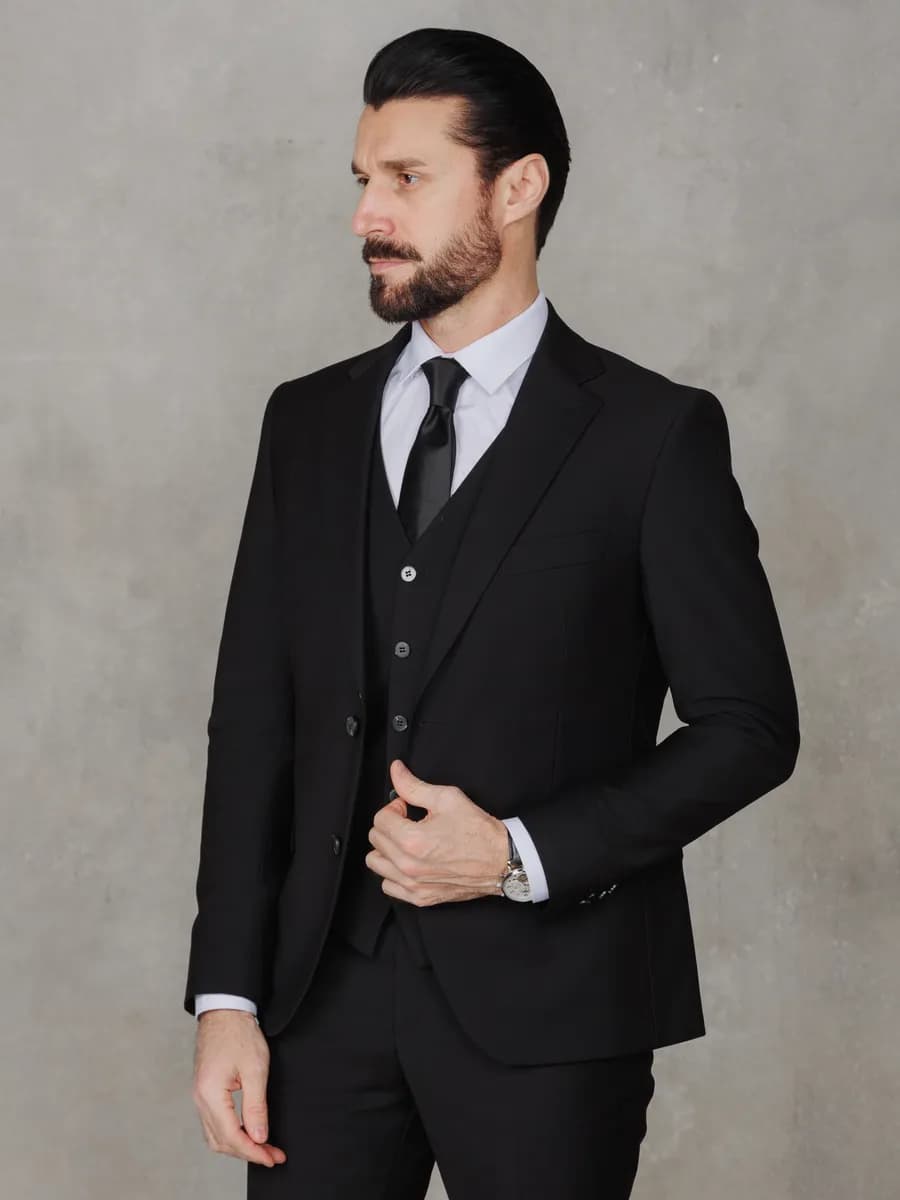 Классический свадебный костюм тройка