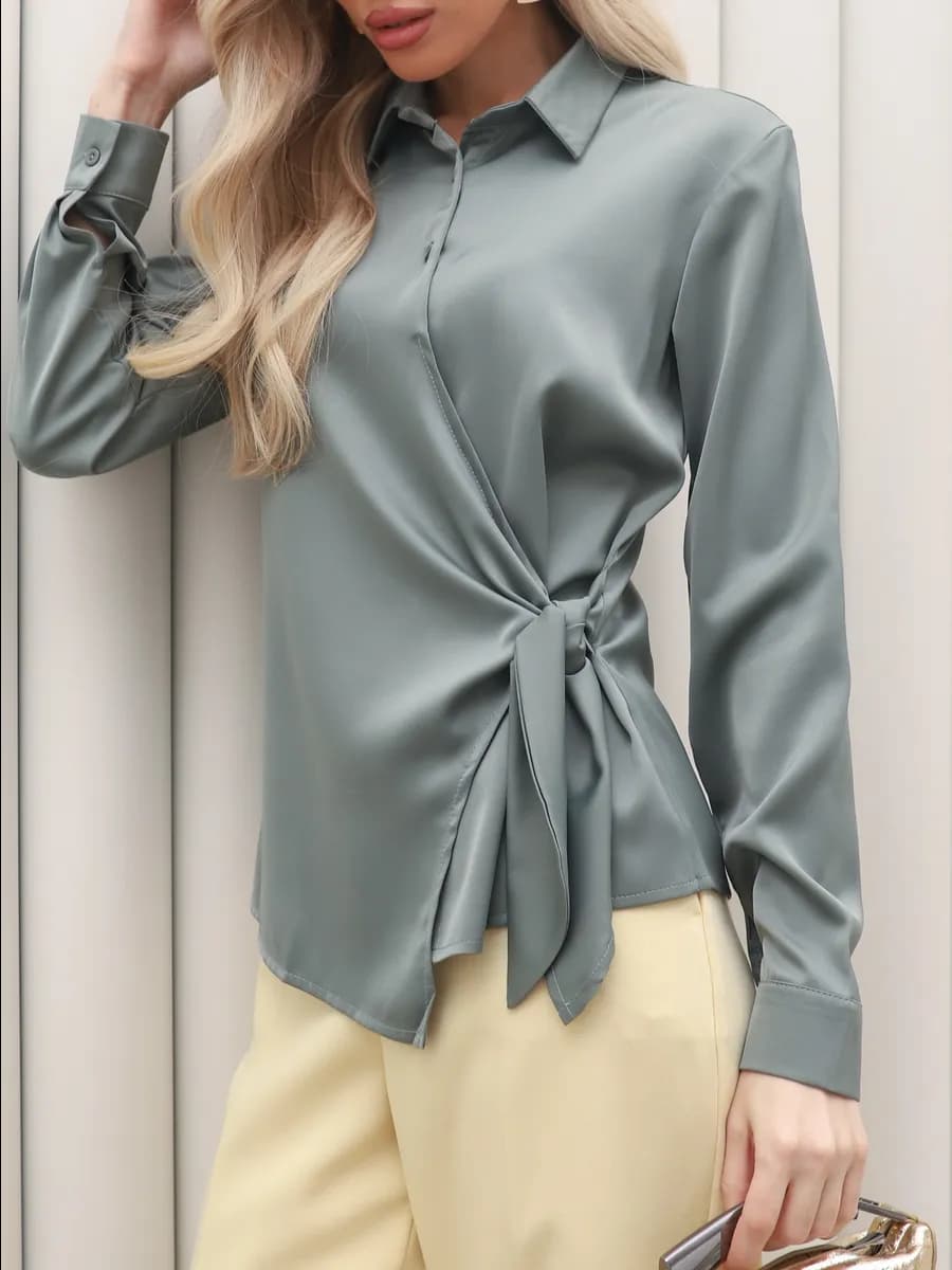 Блузка на запах с бантом офисная