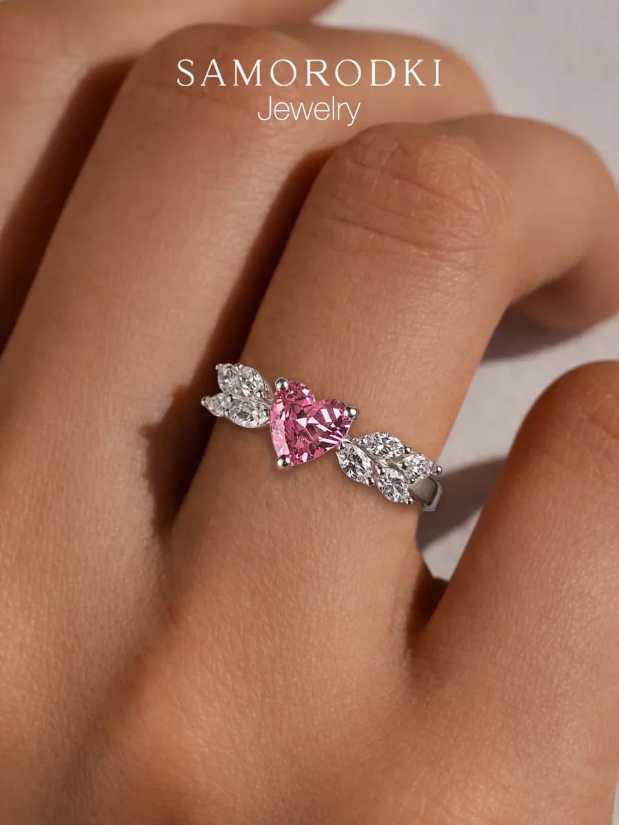 Кольцо серебряное 925 с камнем сердце помолвочное