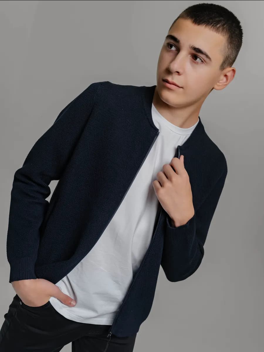 Кардиган трикотажный вязаный в школу для детей