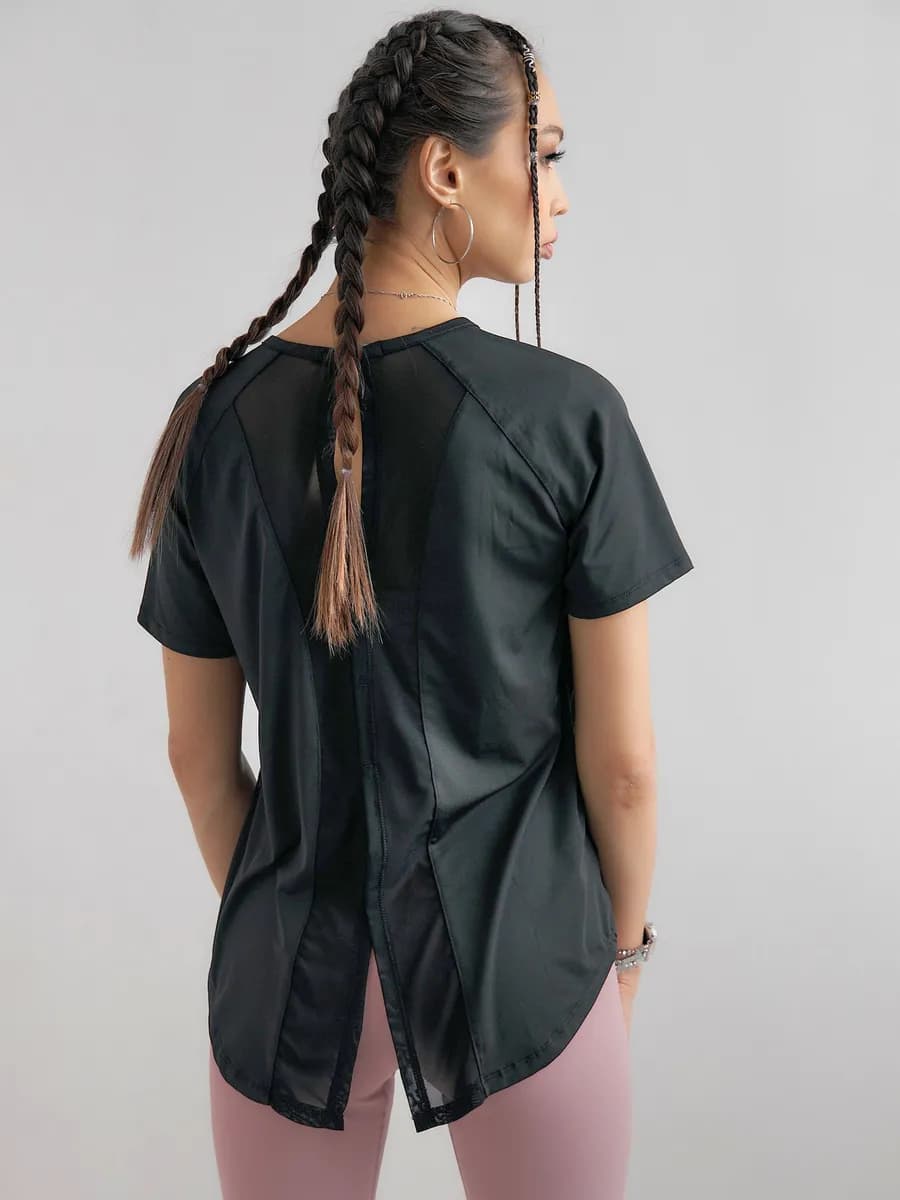 Футболка спортивная удлинённая с разрезом