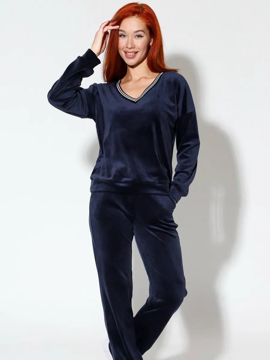 Домашний костюм с брюками велюровый