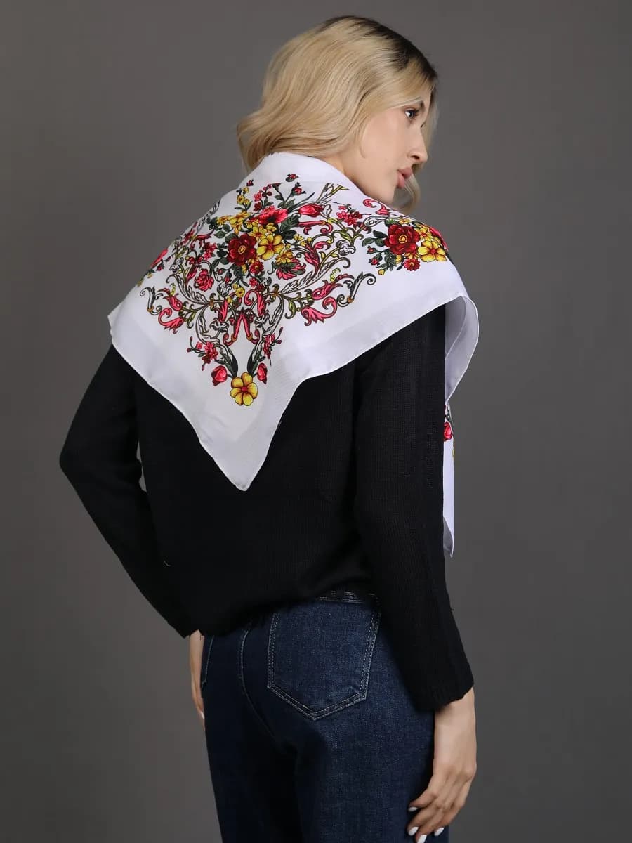 Платок шерстяной гладкий с принтом