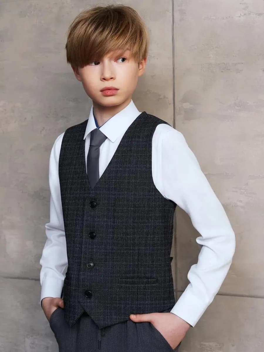 Жилет в клетку школьный