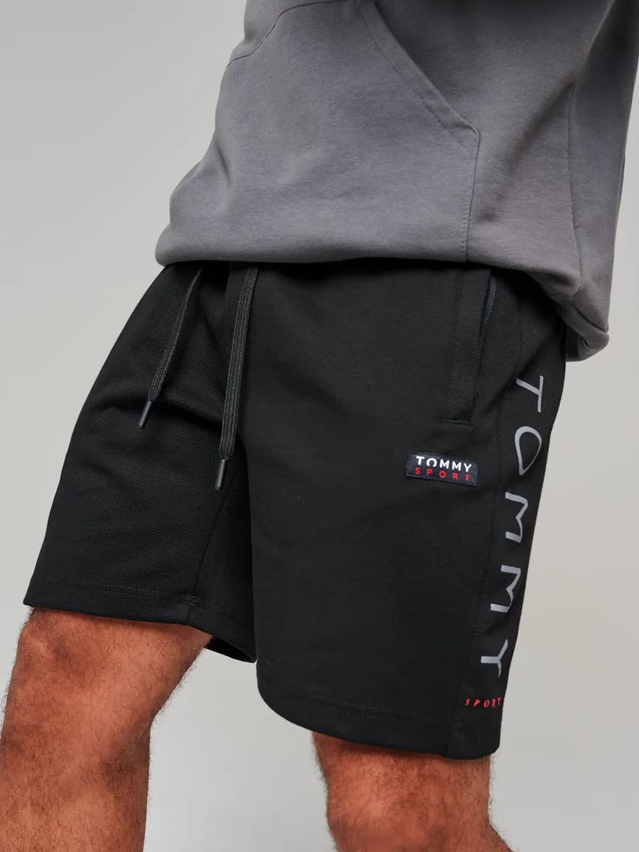 Шорты спортивные