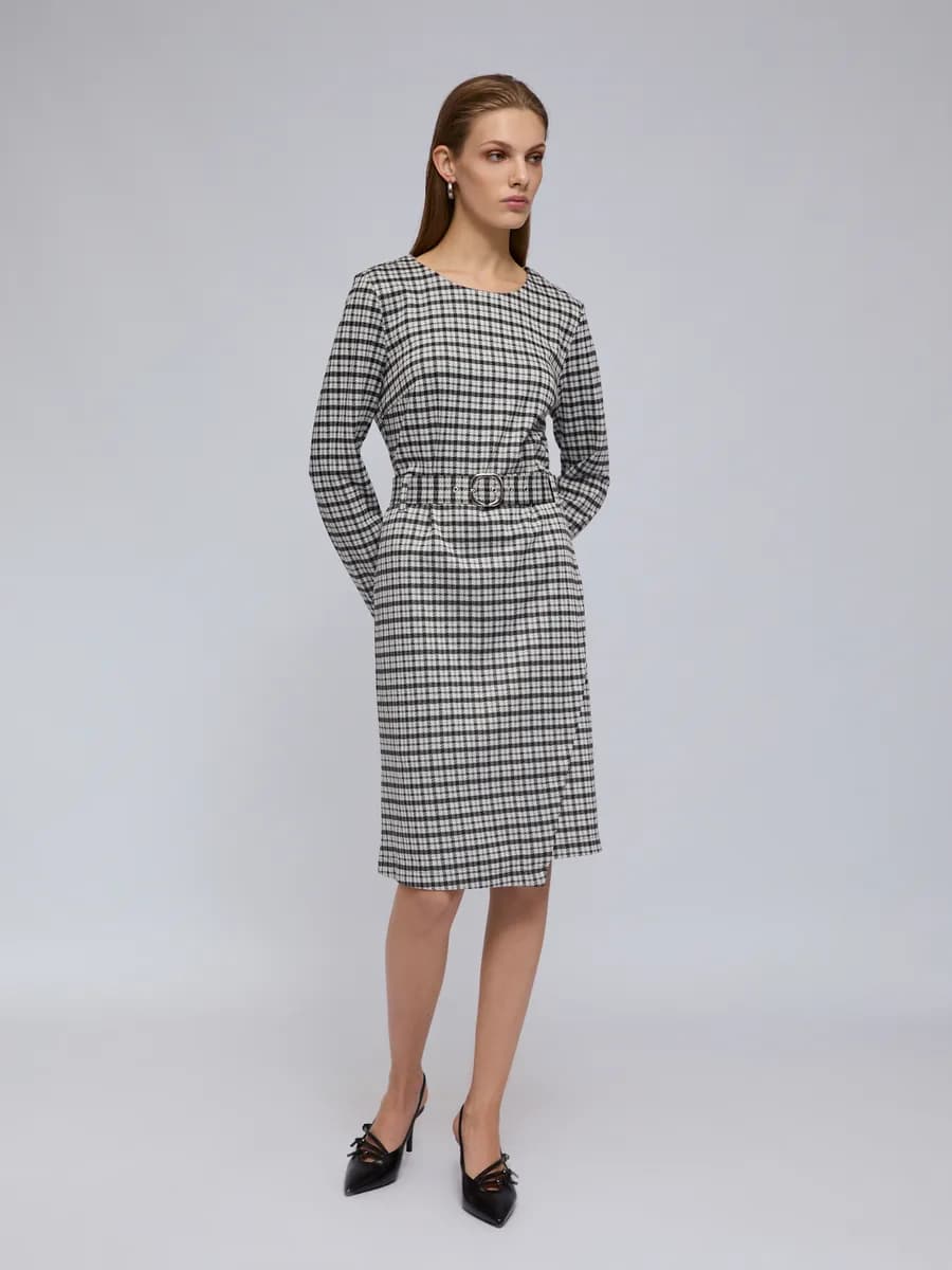 Женское платье миди в клетку с ремнём